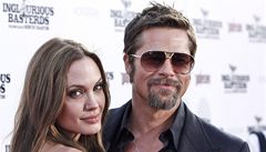 Jolieová a Pitt zvažují svatbu kvůli dětem